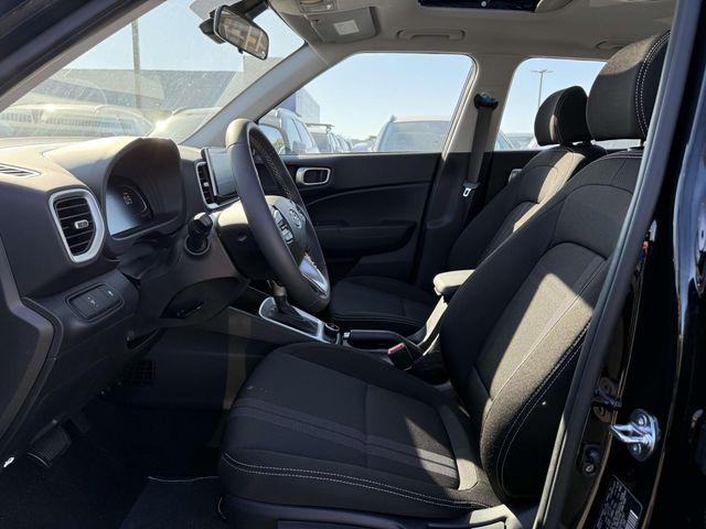 2025 Hyundai Venue SEL - Photo 10