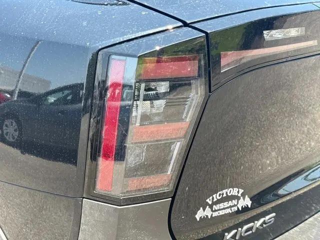 2025 Nissan Kicks SR FWD