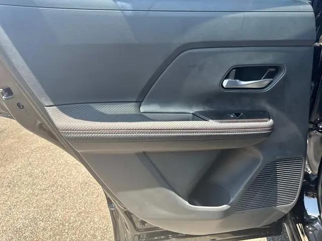 2025 Nissan Kicks SR FWD