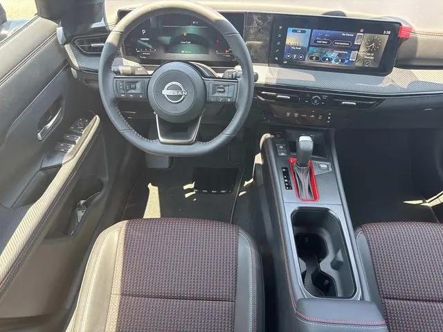 2025 Nissan Kicks SR FWD