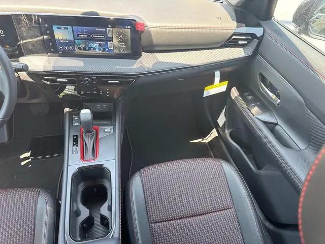 2025 Nissan Kicks SR FWD