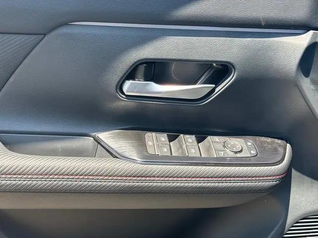 2025 Nissan Kicks SR FWD