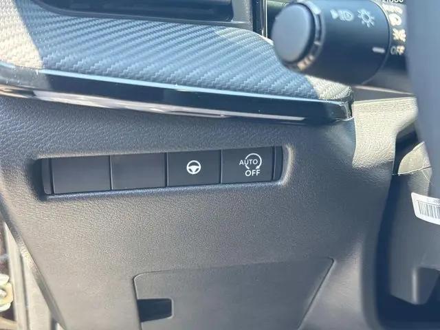 2025 Nissan Kicks SR FWD