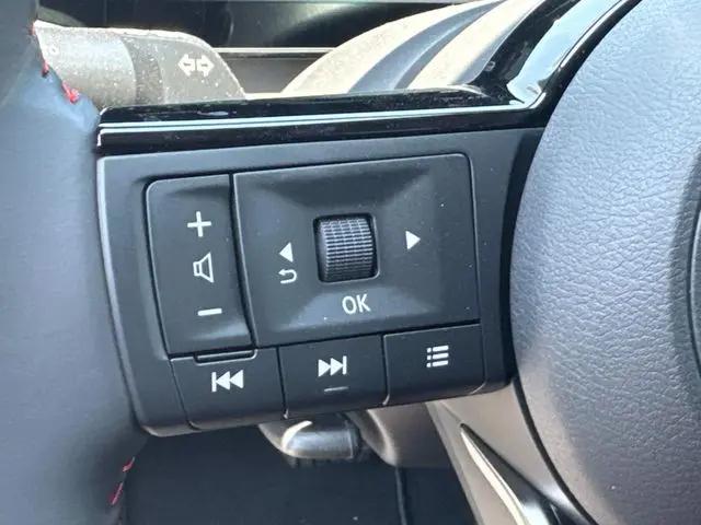2025 Nissan Kicks SR FWD