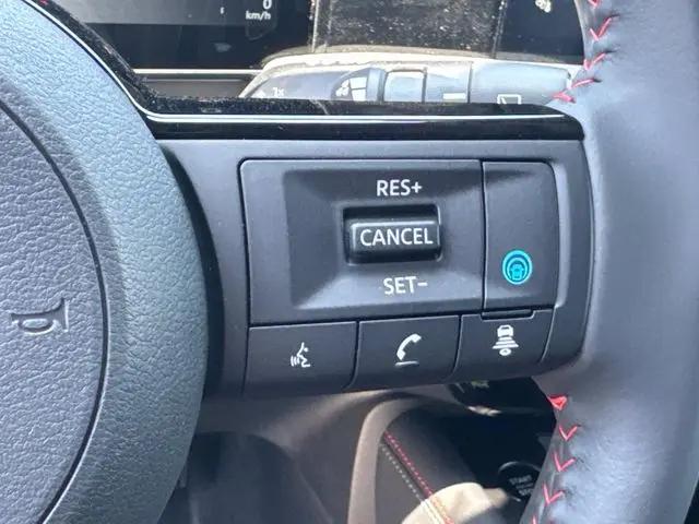2025 Nissan Kicks SR FWD