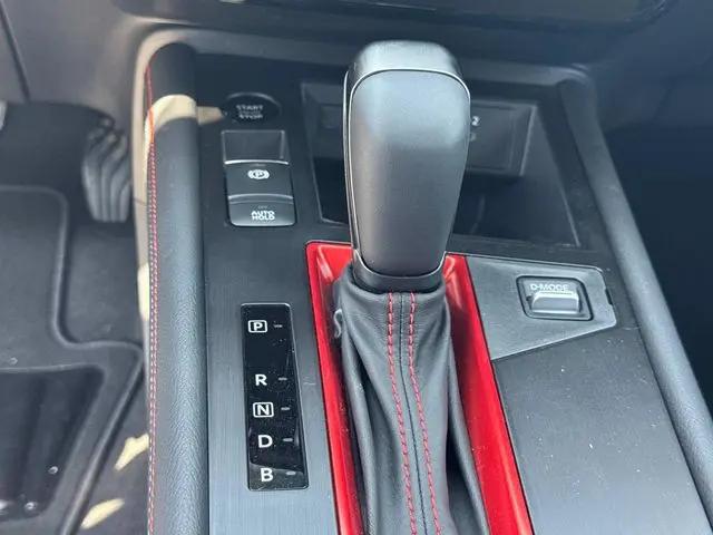 2025 Nissan Kicks SR FWD