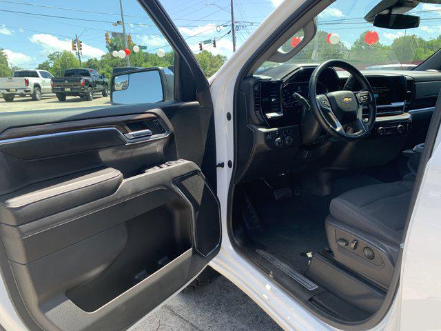 2023 Chevrolet Silverado 1500 4WD Crew Cab Standard Bed LT