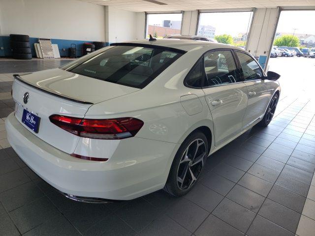 2021 Volkswagen Passat 2.0T R-Line