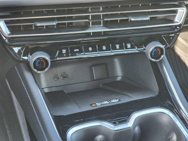 2025 Chevrolet Traverse FWD LT