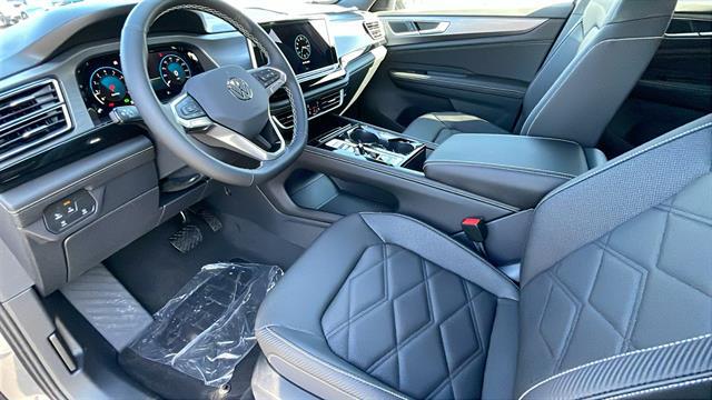 2025 Volkswagen Atlas Cross Sport 2.0T SE w/Technology