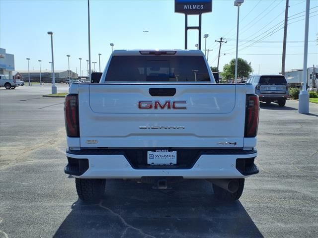 2024 GMC Sierra 2500HD 4WD Crew Cab Standard Bed AT4
