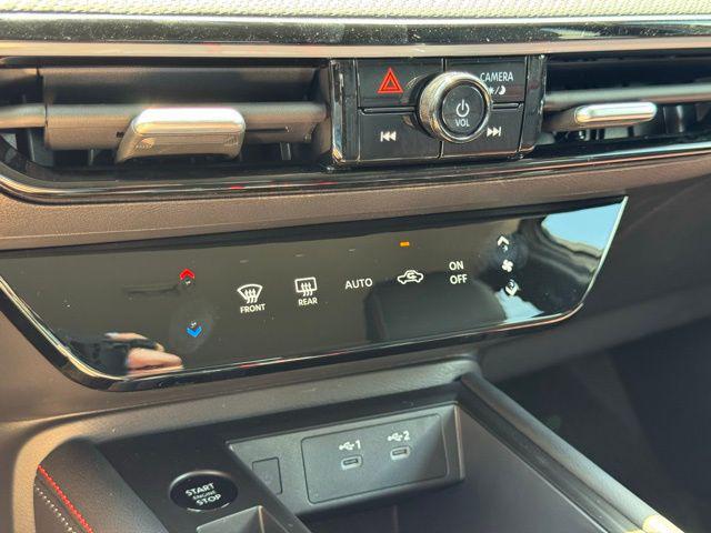 2025 Nissan Kicks SR FWD