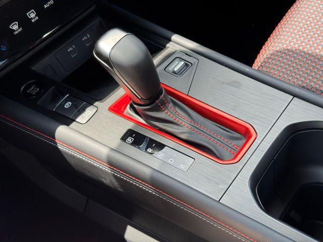 2025 Nissan Kicks SR FWD