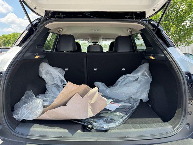 2025 Nissan Kicks SR FWD