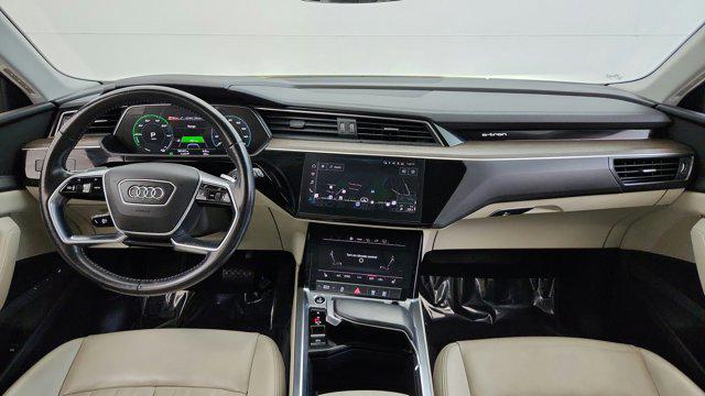 2021 Audi e-tron Premium quattro