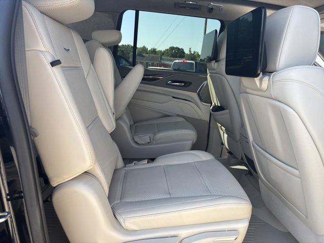 2023 Cadillac Escalade ESV 4WD Sport Platinum