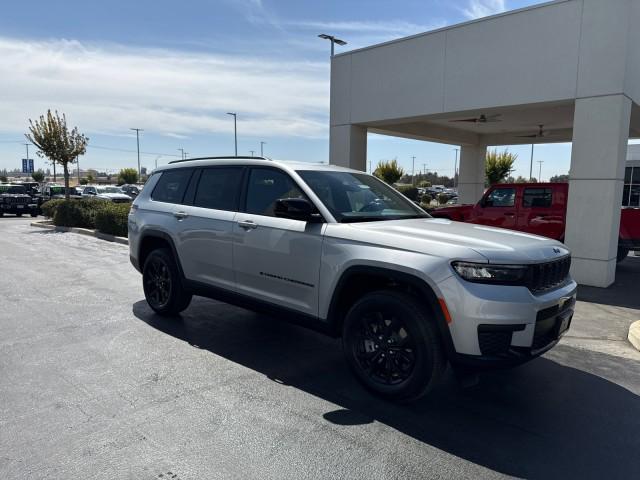 2025 Jeep Grand Cherokee GRAND CHEROKEE L ALTITUDE 4X4