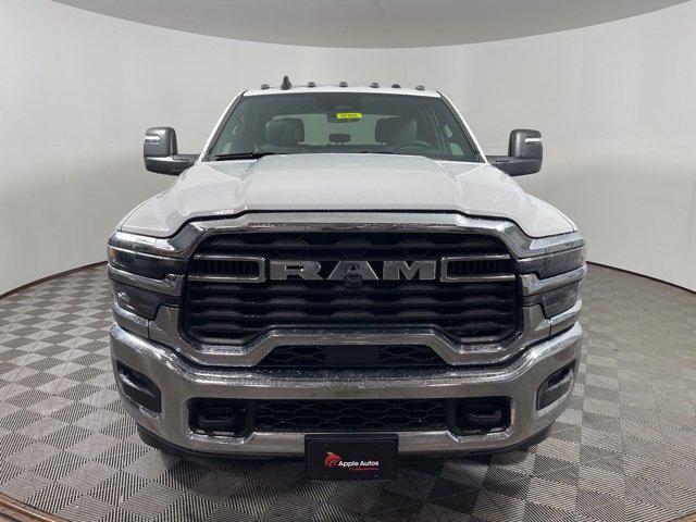 2025 RAM Ram 3500 Chassis Cab RAM 3500 TRADESMAN CREW CAB CHASSIS 4X4 60 CA 2025 RAM Ram 3500 Chassis Cab RAM 3500 TRADESMAN CREW CAB CHASSIS 4X4 60 CA