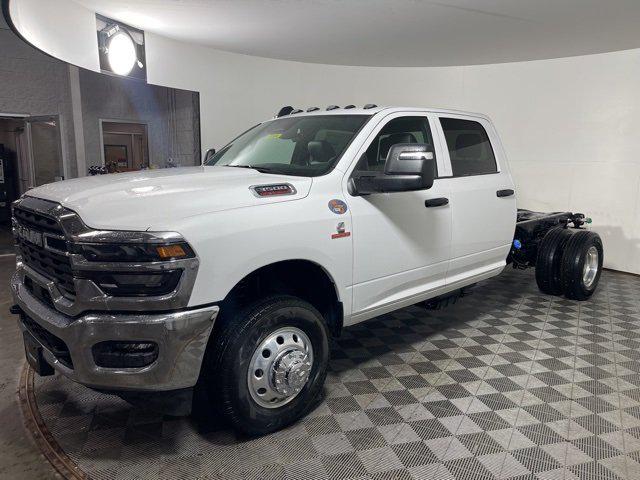 2025 RAM Ram 3500 Chassis Cab RAM 3500 TRADESMAN CREW CAB CHASSIS 4X4 60 CA 2025 RAM Ram 3500 Chassis Cab RAM 3500 TRADESMAN CREW CAB CHASSIS 4X4 60 CA