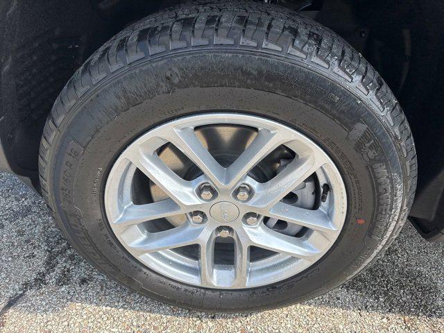 2025 Jeep Grand Cherokee GRAND CHEROKEE L LAREDO X 4X4