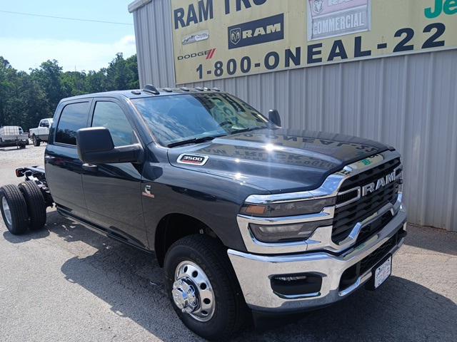 2025 RAM Ram 3500 Chassis Cab RAM 3500 TRADESMAN CREW CAB CHASSIS 4X4 60 CA