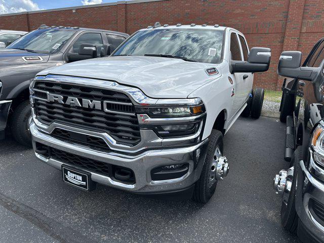 2025 RAM Ram 3500 Chassis Cab RAM 3500 TRADESMAN CREW CAB CHASSIS 4X4 60 CA