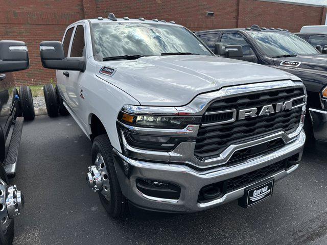 2025 RAM Ram 3500 Chassis Cab RAM 3500 TRADESMAN CREW CAB CHASSIS 4X4 60 CA