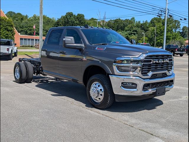 2025 RAM Ram 3500 Chassis Cab RAM 3500 TRADESMAN CREW CAB CHASSIS 4X4 60 CA