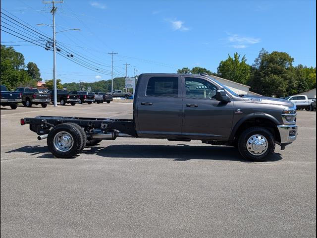 2025 RAM Ram 3500 Chassis Cab RAM 3500 TRADESMAN CREW CAB CHASSIS 4X4 60 CA