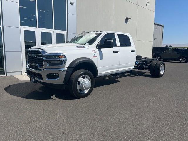 2025 RAM Ram 5500 Chassis Cab RAM 5500 TRADESMAN CHASSIS CREW CAB 4X4 84 CA 2025 RAM Ram 5500 Chassis Cab RAM 5500 TRADESMAN CHASSIS CREW CAB 4X4 84 CA