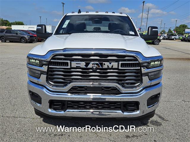 2025 RAM Ram 3500 Chassis Cab RAM 3500 TRADESMAN CREW CAB CHASSIS 4X4 60 CA 2025 RAM Ram 3500 Chassis Cab RAM 3500 TRADESMAN CREW CAB CHASSIS 4X4 60 CA