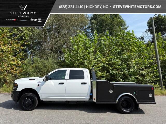 2025 RAM Ram 3500 Chassis Cab RAM 3500 TRADESMAN CREW CAB CHASSIS 4X4 60 CA