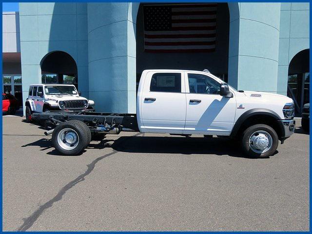 2025 RAM Ram 5500 Chassis Cab RAM 5500 TRADESMAN CHASSIS CREW CAB 4X4 60 CA