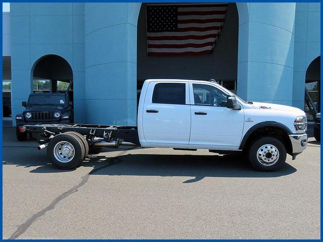 2025 RAM Ram 3500 Chassis Cab RAM 3500 TRADESMAN CREW CAB CHASSIS 4X4 60 CA