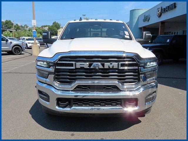 2025 RAM Ram 3500 Chassis Cab RAM 3500 TRADESMAN CREW CAB CHASSIS 4X4 60 CA