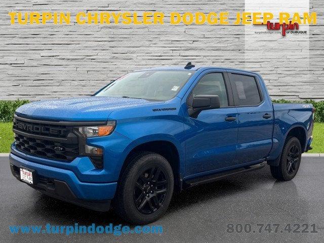 2022 Chevrolet Silverado 1500 4WD Crew Cab Short Bed Custom