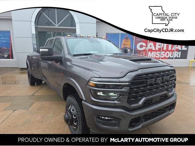 2025 RAM Ram 3500 RAM 3500 LIMITED CREW CAB 4X4 8 BOX