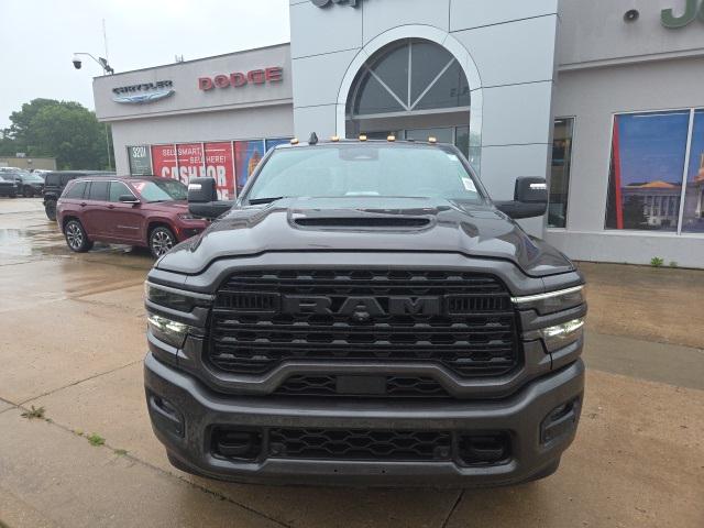 2025 RAM Ram 3500 RAM 3500 LIMITED CREW CAB 4X4 8 BOX