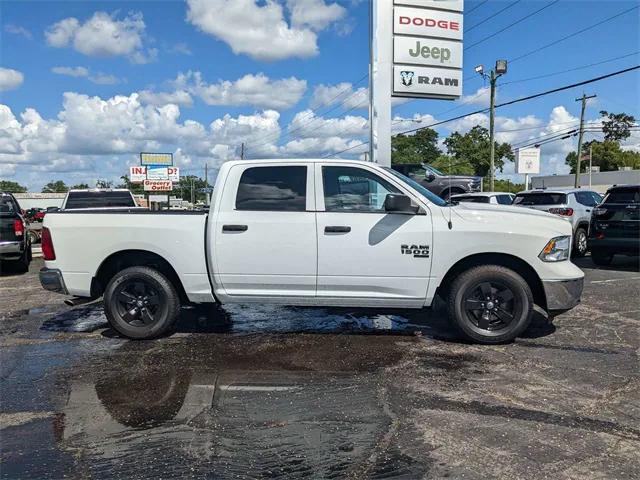 2022 RAM 1500 Classic SLT Crew Cab 4x2 57 Box