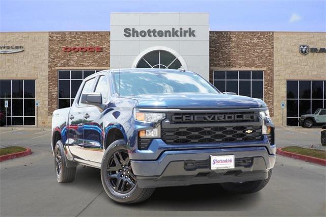 2023 Chevrolet Silverado 1500 4WD Crew Cab Short Bed Custom