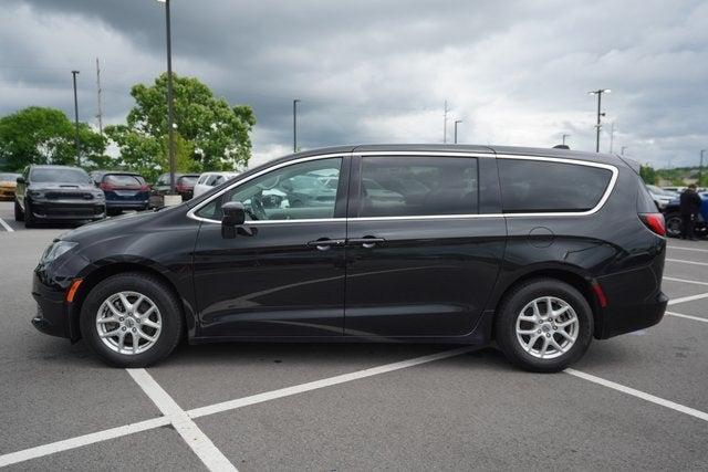 2021 Chrysler Voyager LX