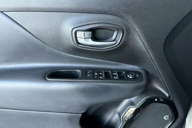 2018 Jeep Renegade Altitude FWD
