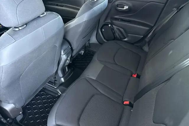 2018 Jeep Renegade Altitude FWD