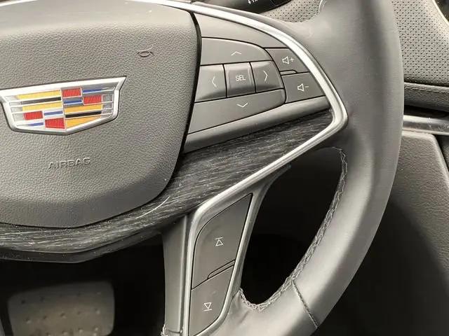 2025 Cadillac XT5 FWD Premium Luxury