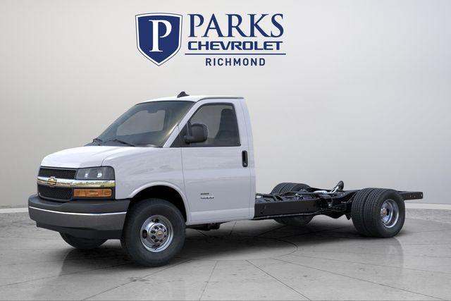 2025 Chevrolet Express Cutaway Work Van