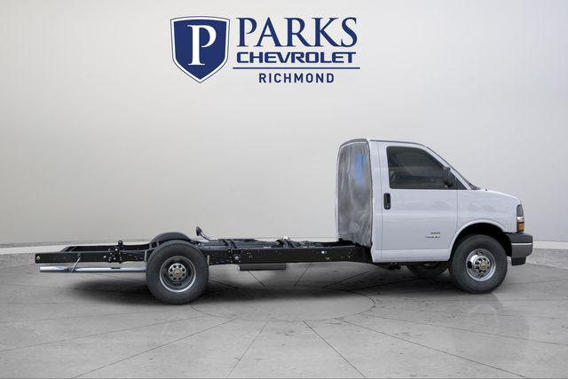 2025 Chevrolet Express Cutaway Work Van