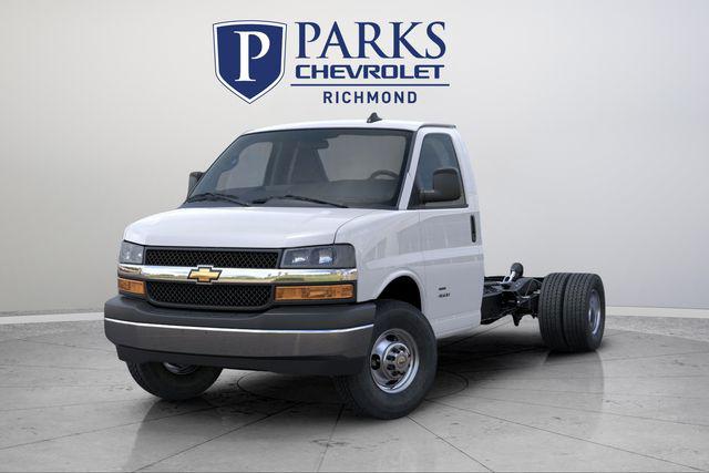 2025 Chevrolet Express Cutaway Work Van