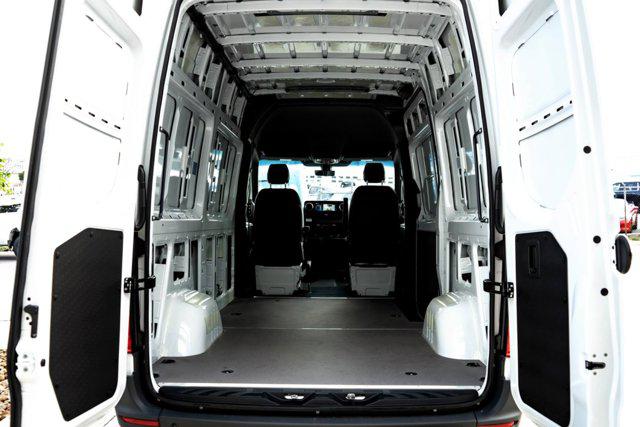 2025 Mercedes-Benz Sprinter 2500 Standard Roof 4-Cyl Diesel