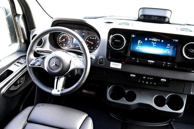 2025 Mercedes-Benz Sprinter 2500 Standard Roof 4-Cyl Diesel