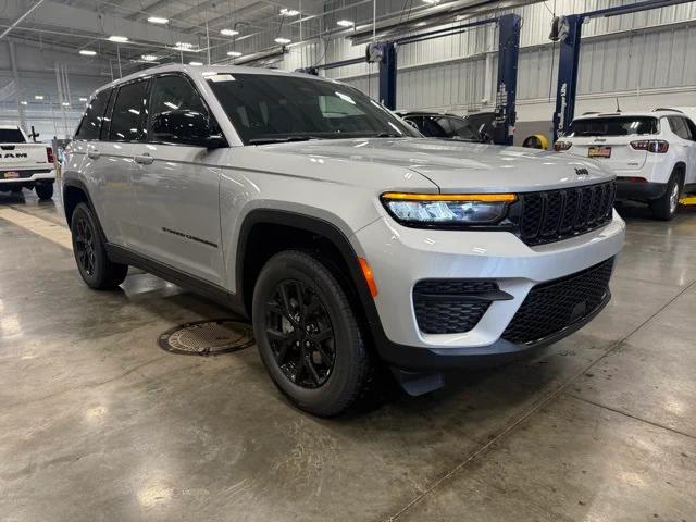 2025 Jeep Grand Cherokee GRAND CHEROKEE ALTITUDE 4X4